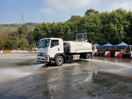 ISUZU 2水車2